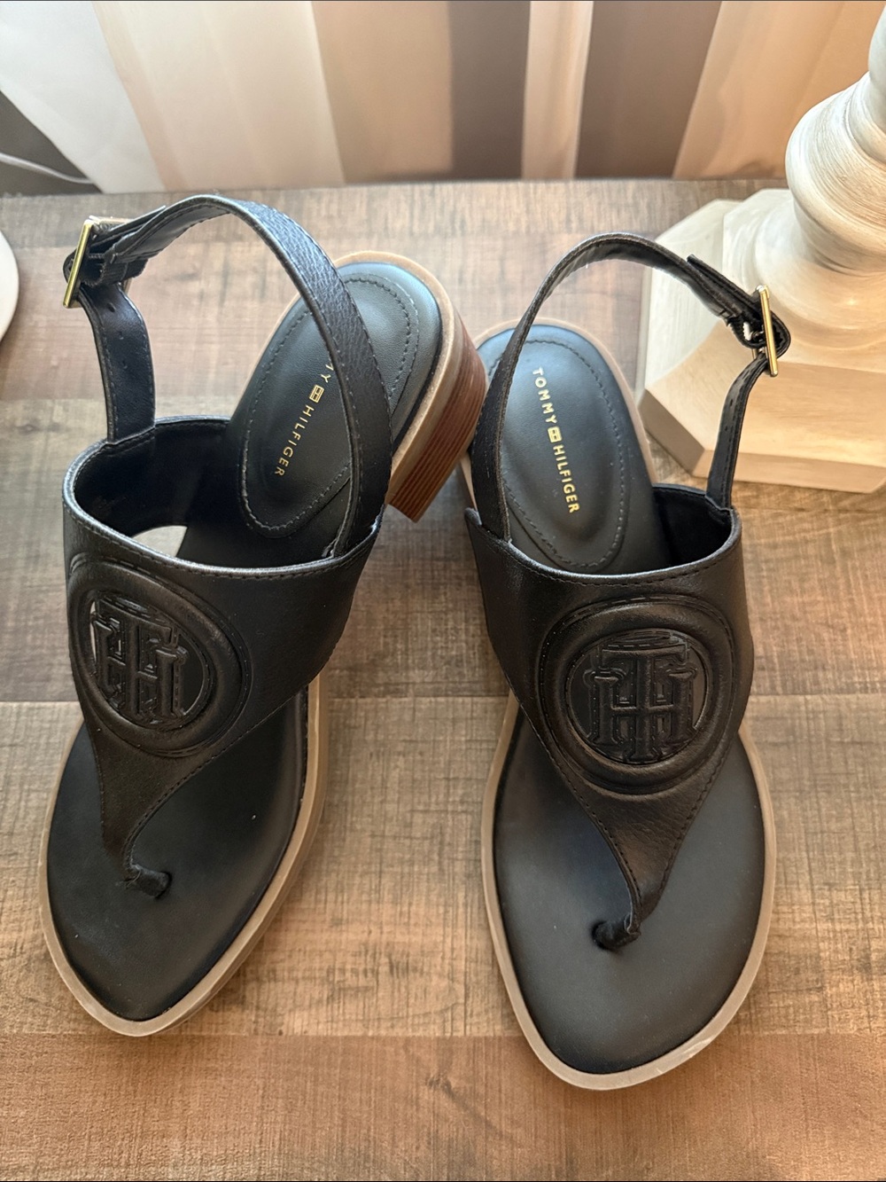 Tommy Hilfiger Black Leather Thong Sandals